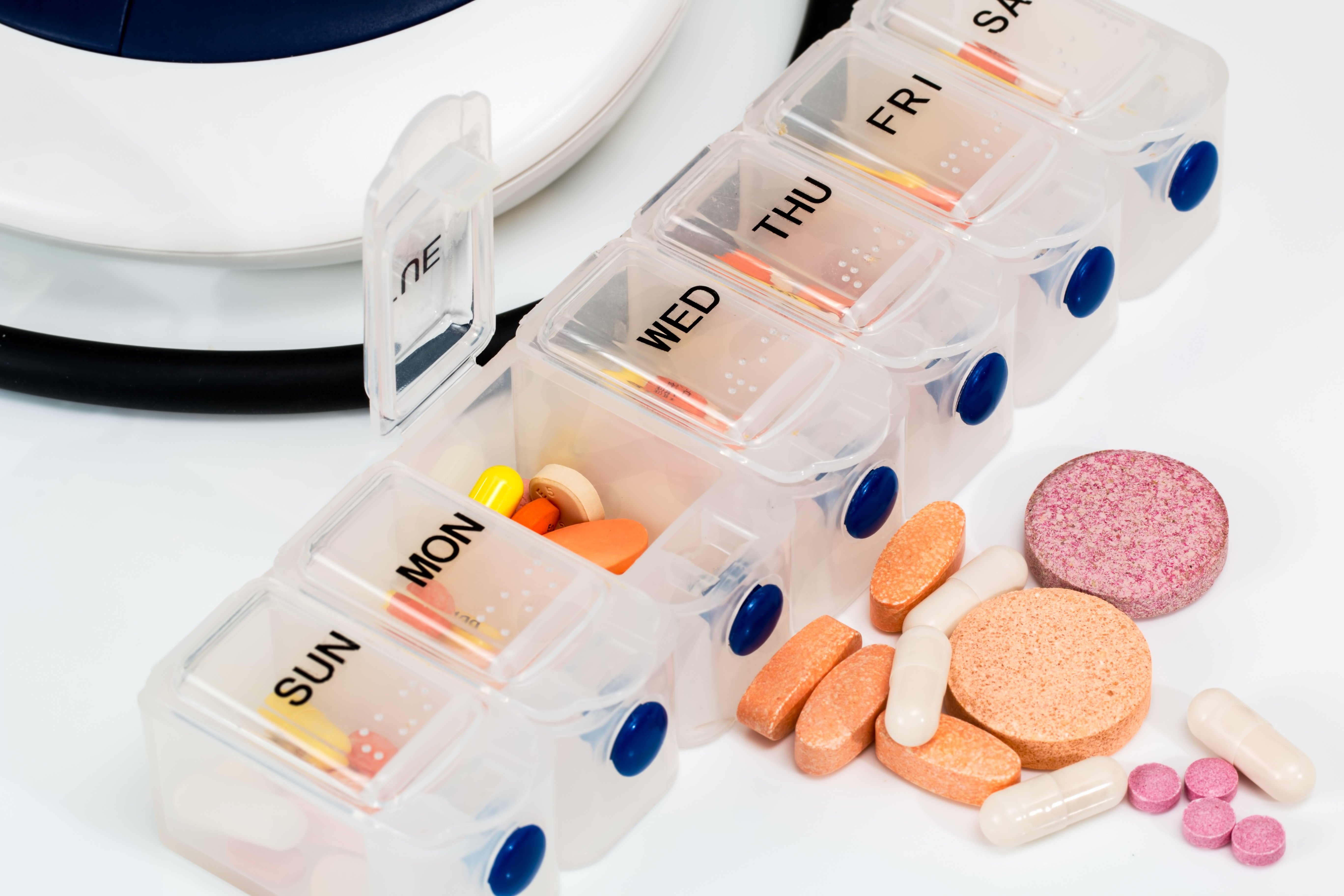 https://www.drogerie-schleiss.ch/bilder/news/stevepb-medicine-2994788.jpg